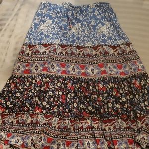 Beautiful flowy skirt perfect for Fourth of July